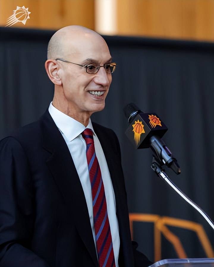 九游娱乐关于转折点!菲尼克斯太阳扳平良机,全明星赛集结日攻防权衡,球迷炸锅,更衣室氛围转暖的信息