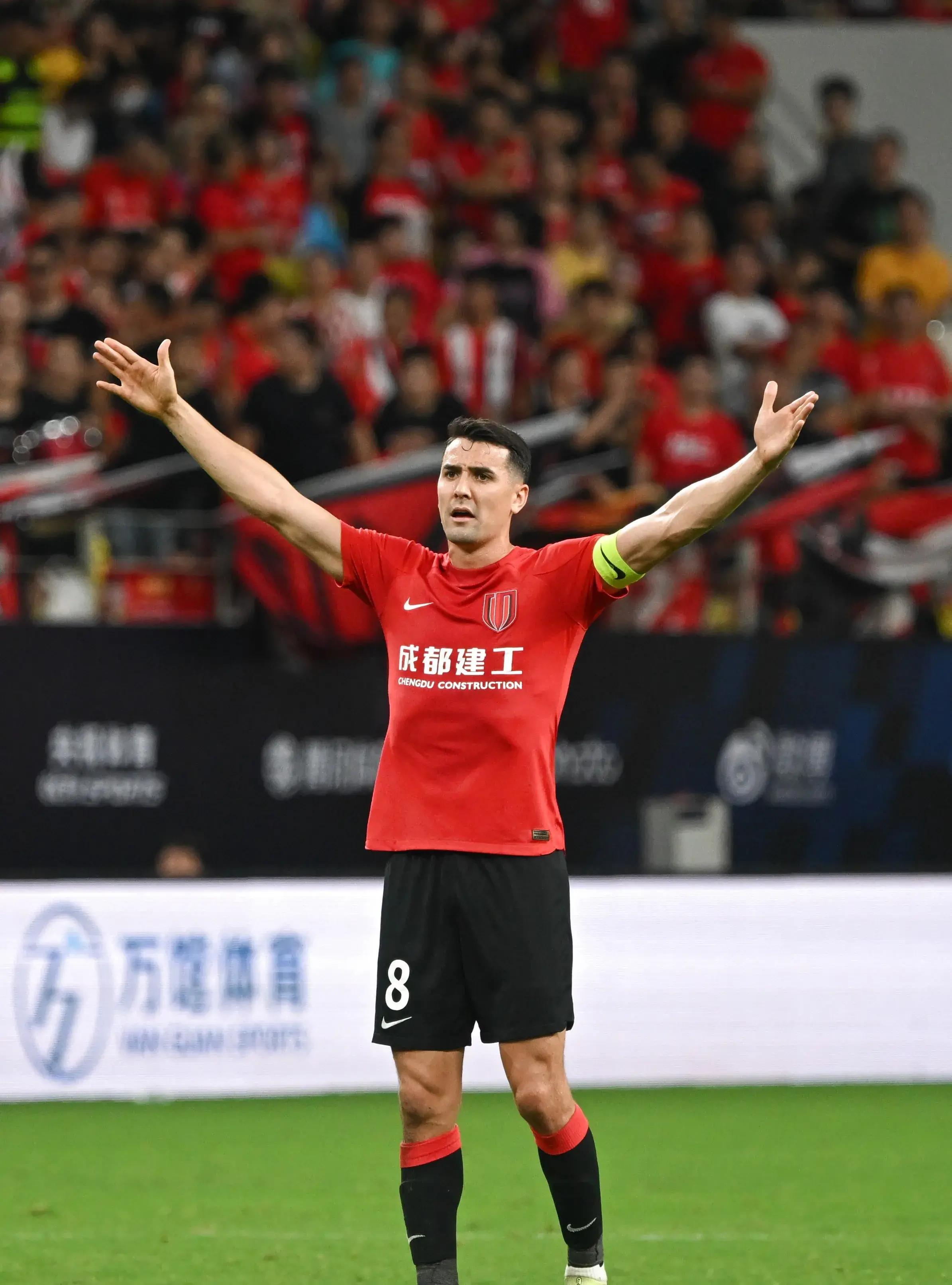 九游娱乐关于清晨罗马备战西甲，造点机会细节曝光，更衣室稳定，临场指挥获称赞的信息